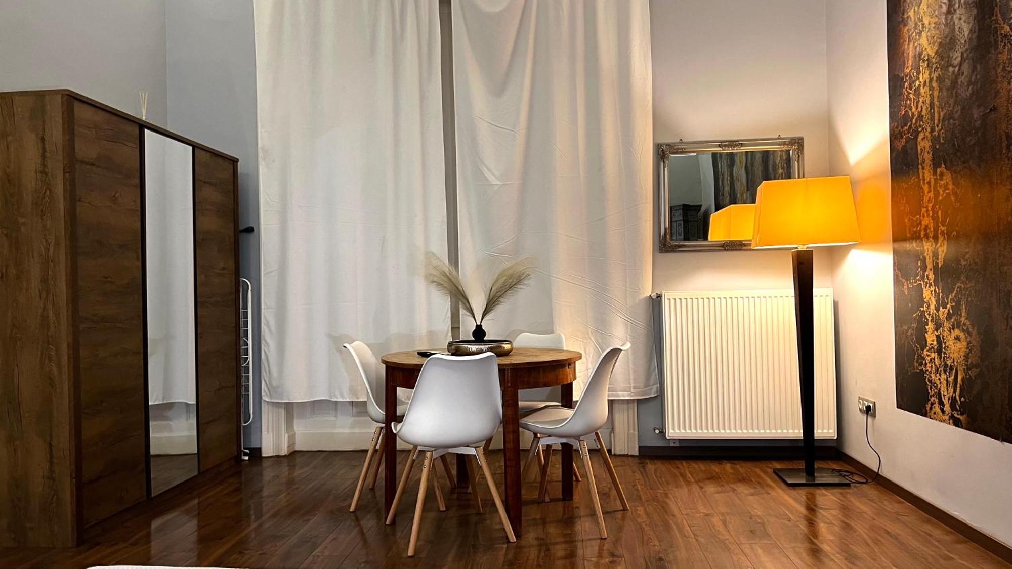 V6 Apartment By Small Home בודפשט מראה חיצוני תמונה